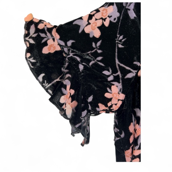 VICI floral velvet burnout dress size medium never worn ruffle detail - Picture 3 of 8